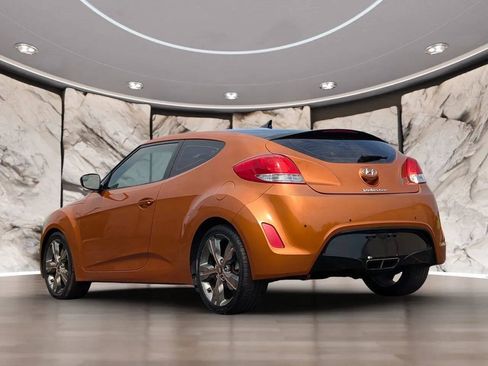Used 2016 Hyundai Veloster w/ Option Group 03 FWD image 8