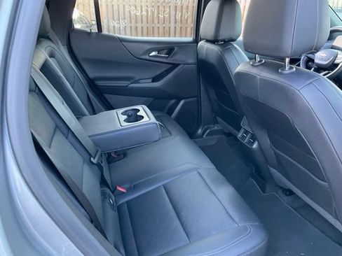 Used 2025 Chevrolet Equinox LT w/ Convenience Package II FWD image 8