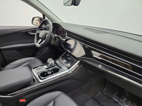Used 2023 Audi Q7 2.0T Premium w/ Convenience Package AWD/4WD image 30