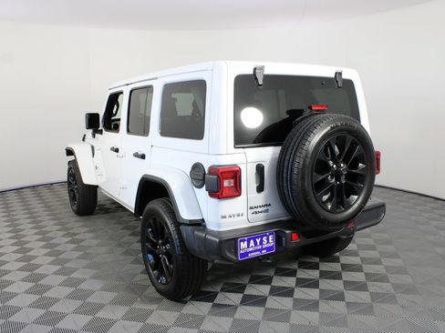 Used 2025 Jeep Wrangler Unlimited Sahara w/ Safety Group AWD/4WD image 21