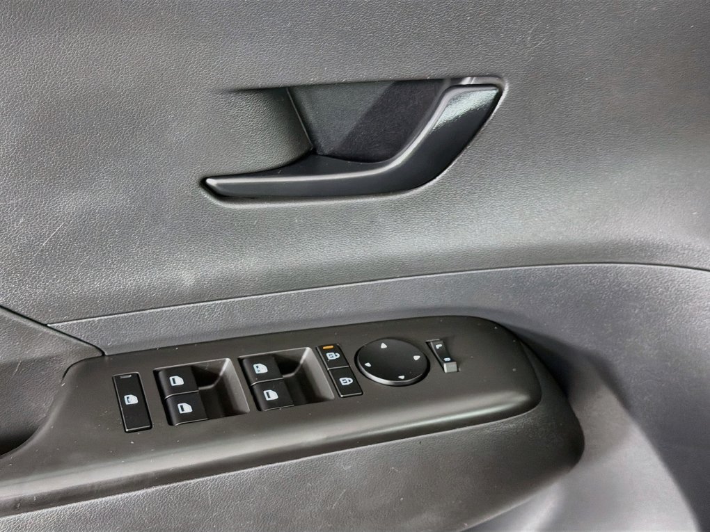 Used 2025 Hyundai Kona SEL AWD/4WD image 23