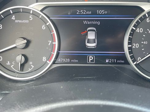 Used 2021 Nissan Sentra SV w/ SV Premium Package FWD image 11