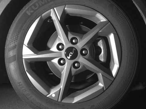 Used 2025 Kia K4 FWD image 16