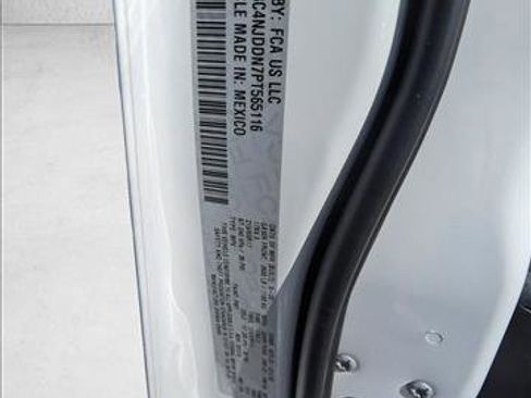 Used 2023 Jeep Compass Trailhawk image 16