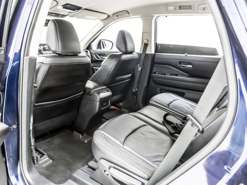 Used 2022 Nissan Pathfinder SL w/ Lighting Package (N92) FWD image 29