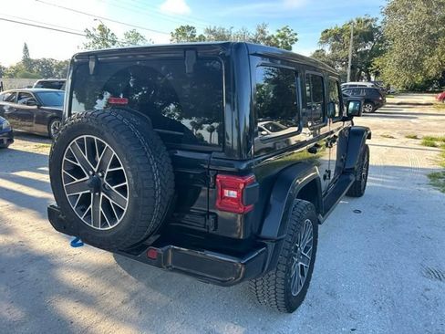 Used 2024 Jeep Wrangler High Altitude AWD/4WD image 4
