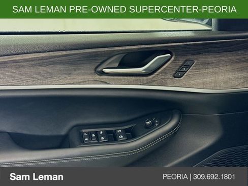 Used 2024 Jeep Grand Cherokee L Limited image 18