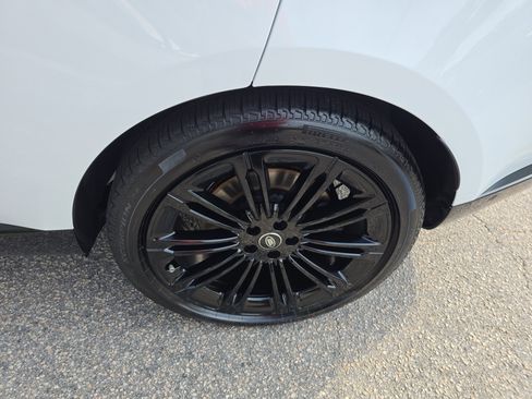 New 2025 Land Rover Range Rover SE image 34