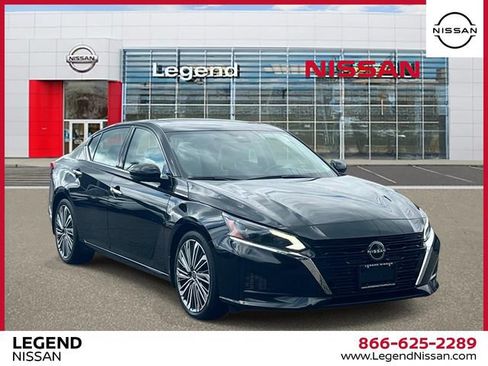 Used 2023 Nissan Altima 2.5 SL FWD image 1