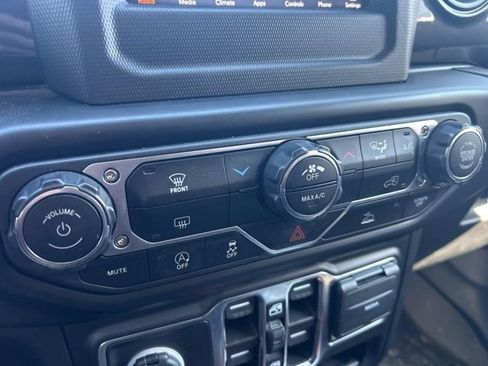 Used 2022 Jeep Wrangler Unlimited Sport image 21