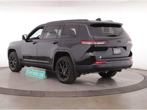 Used 2026 Jeep Grand Cherokee L 4WD image 8