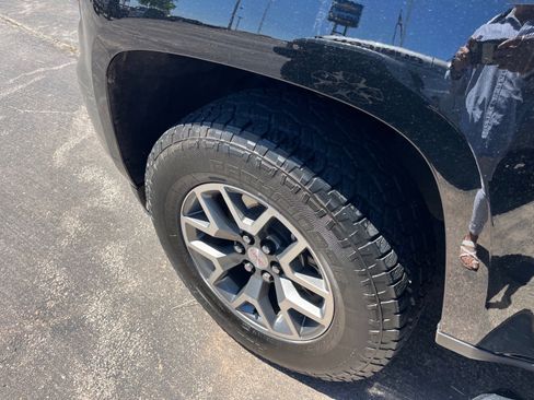 Used 2022 GMC Canyon AT4 w/ Trailering Package AWD/4WD image 3