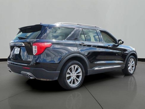 Used 2023 Ford Explorer Limited image 3