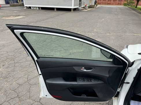 Used 2021 Kia Forte LXS FWD image 15