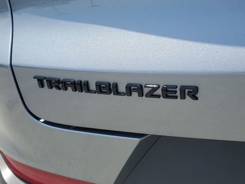 New 2026 Chevrolet TrailBlazer LT w/ Convenience Package FWD image 8