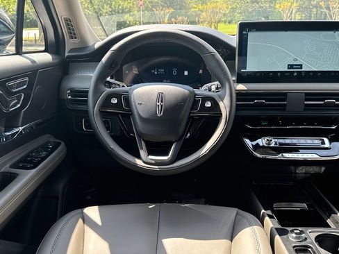 New 2026 Lincoln Corsair Premiere image 13