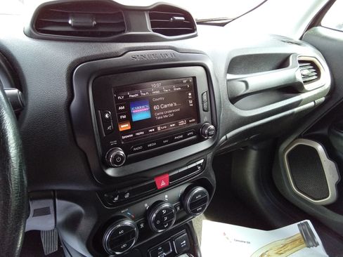 Used 2017 Jeep Renegade Trailhawk AWD/4WD image 19