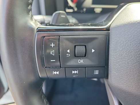 Certified 2025 Nissan Rogue SL FWD image 18