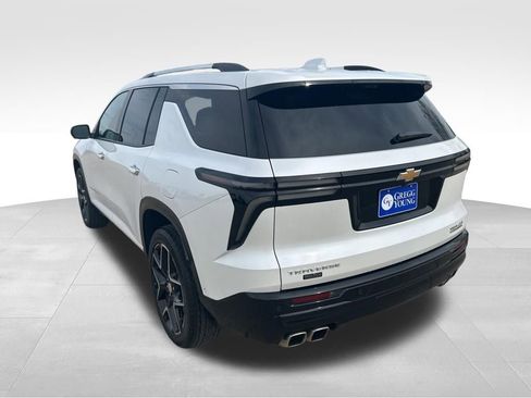 Used 2025 Chevrolet Traverse High Country image 4