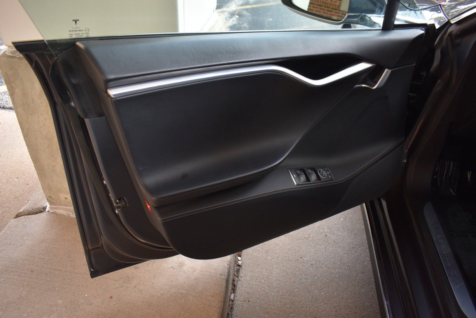 Used 2016 Tesla Model S AWD image 26