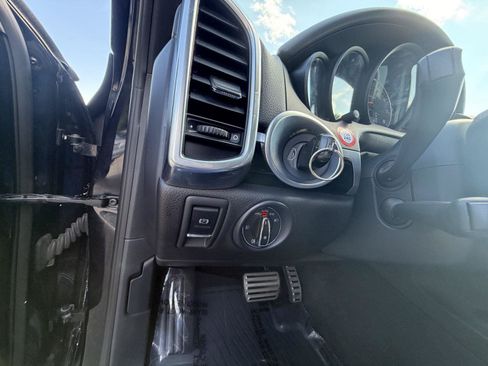 Used 2014 Porsche Cayenne S AWD/4WD image 16