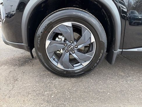 Used 2025 Nissan Rogue SV image 29