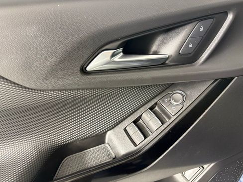 Used 2025 Chevrolet Equinox RS w/ Safety and Technology Package FWD image 23