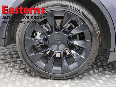 Used 2021 Tesla Model Y Long Range AWD/4WD image 24