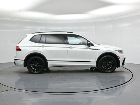 Used 2022 Volkswagen Tiguan SE R-Line FWD image 24