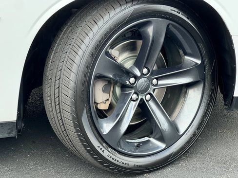 Used 2018 Dodge Challenger R/T RWD image 9