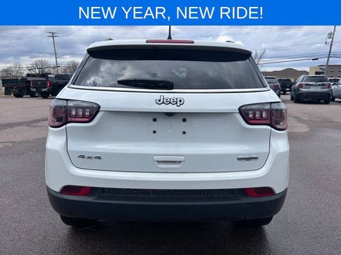 Used 2024 Jeep Compass Latitude image 5