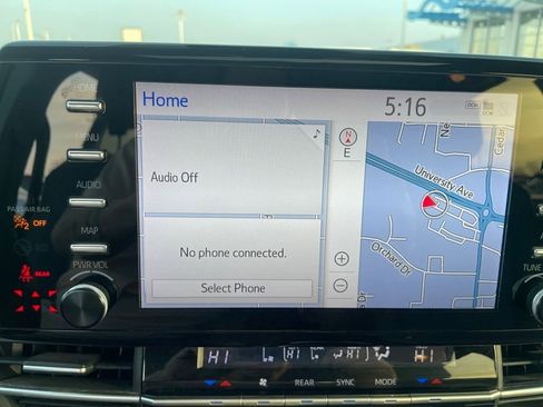 Used 2022 Toyota Sienna XLE w/ XLE Plus Package image 21