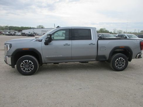 New 2026 GMC Sierra 2500 SLE w/ SLE Value Package; image 9