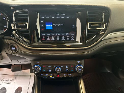 Used 2022 Dodge Durango SXT w/ Anodized Platinum Package AWD/4WD image 5