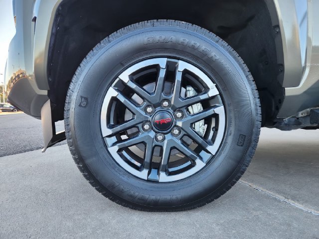 Used 2025 Toyota Tacoma TRD Sport AWD/4WD image 11