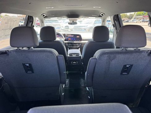 New 2026 Chevrolet Traverse LT FWD image 12