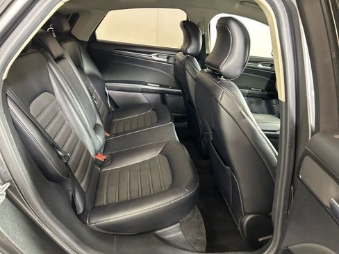 Used 2018 Ford Fusion SE w/ Equipment Group 601A image 28