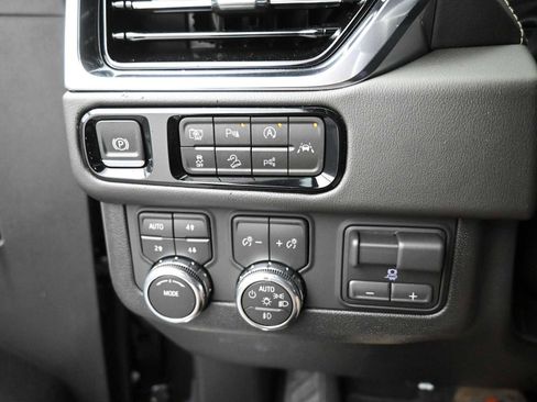 New 2026 GMC Yukon XL Elevation image 10