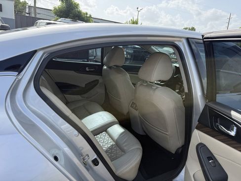 Used 2016 Nissan Maxima Platinum FWD image 15