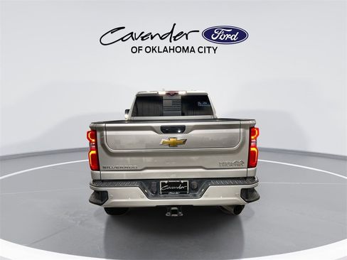 Used 2022 Chevrolet Silverado 2500 High Country image 7