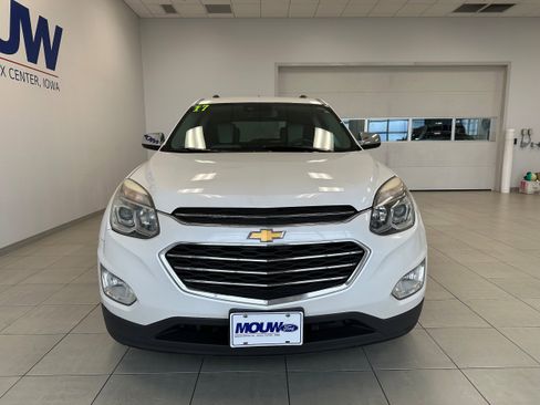 Used 2017 Chevrolet Equinox Premier w/ Enhanced Convenience Package AWD/4WD image 3