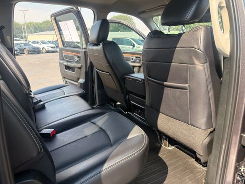 Used 2018 RAM 1500 Laramie AWD/4WD image 31