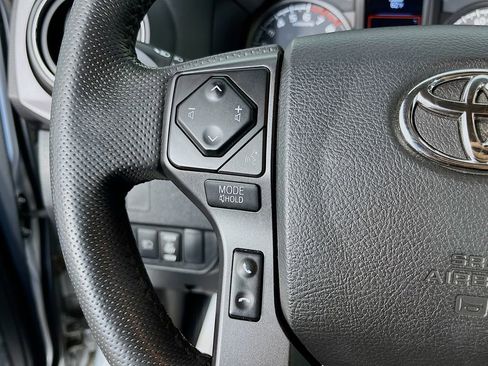 Used 2023 Toyota Tacoma TRD Off-Road AWD/4WD image 15