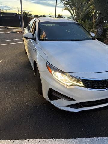 Used 2020 Kia Optima LX FWD image 2
