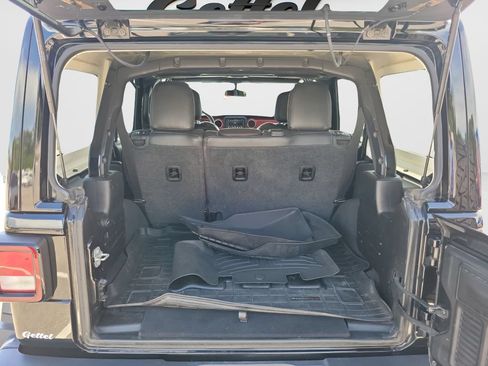 Used 2020 Jeep Wrangler Unlimited Rubicon AWD/4WD image 9