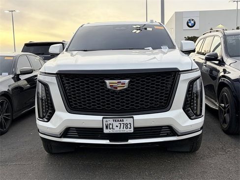 Used 2025 Cadillac Escalade Sport Platinum image 2