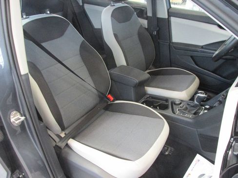 Used 2024 Volkswagen Taos S image 27