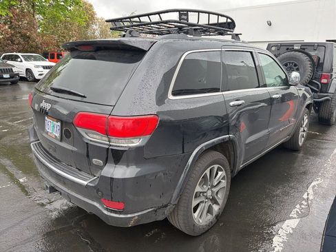 Used 2018 Jeep Grand Cherokee Overland image 3