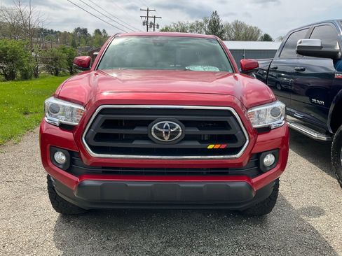 Used 2023 Toyota Tacoma SR5 w/ Technology Package AWD/4WD image 2