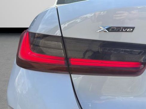 Used 2025 BMW 330i xDrive Sedan w/ Convenience Package image 31